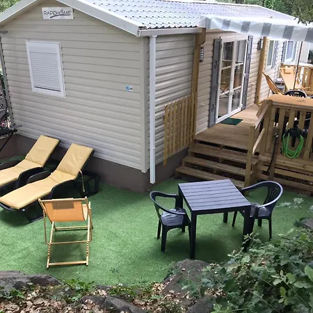 Mobil Confort 3 Les Pierres Couchees Campsite