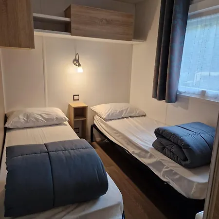 Mobil Confort 3 Les Pierres Couchees Кемпинг *