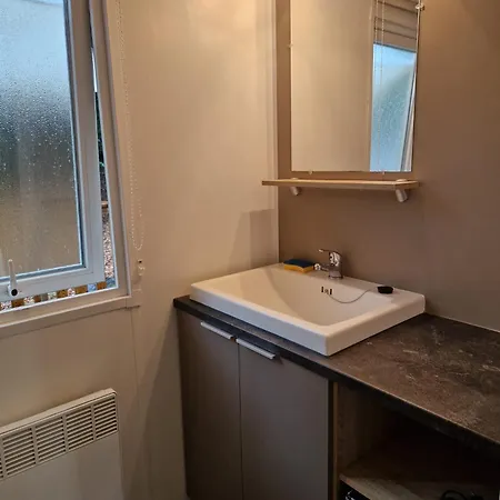 Mobil Confort 3 Les Pierres Couchees Кемпинг *